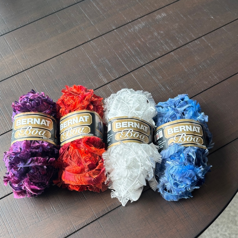 🚨Bernat Boa Yarn Bundle Lot of 4 - Purple, Red, White, Blue🚨